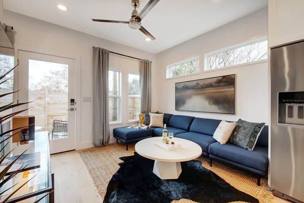 Photo of Livingroom in East MLK