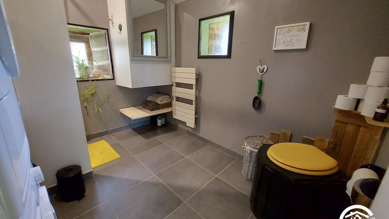 Photo of Bathroom in Montenay