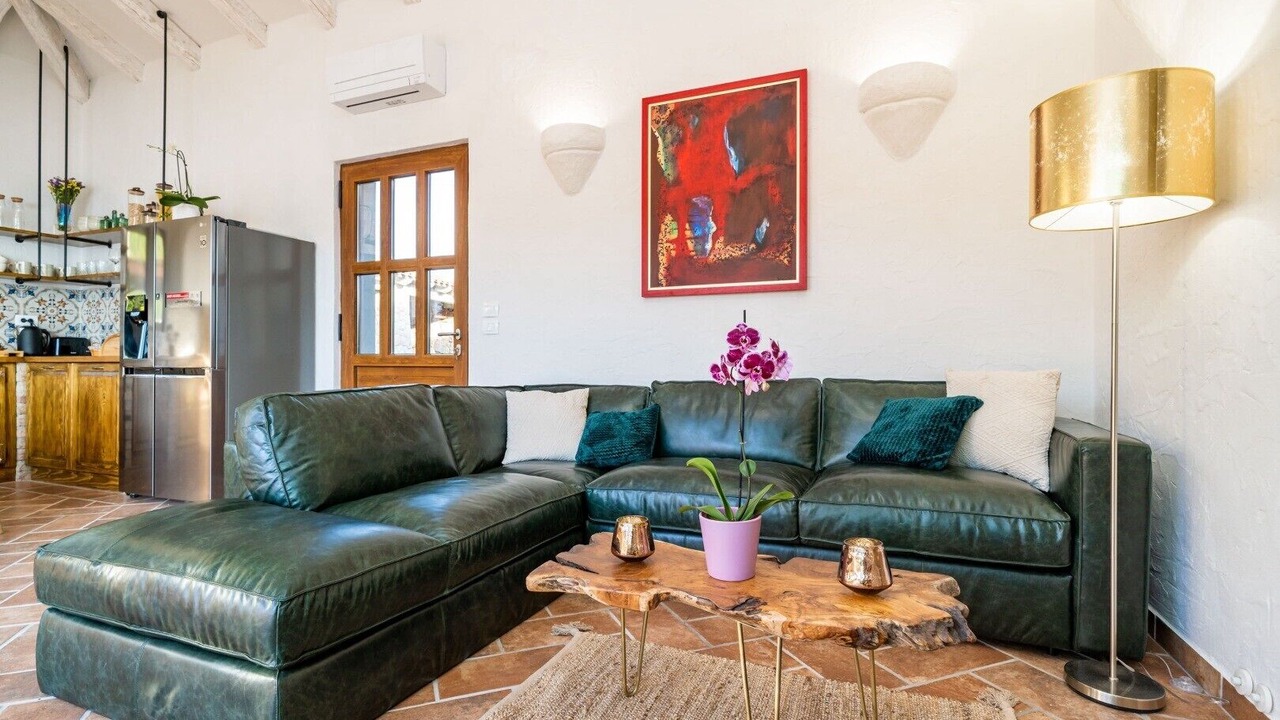 Photo of Bedroom in Molunat