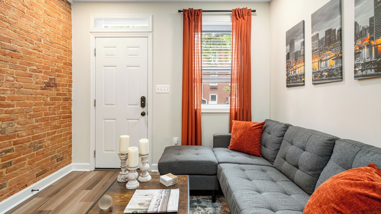Photo of Livingroom in Upper Fells Point