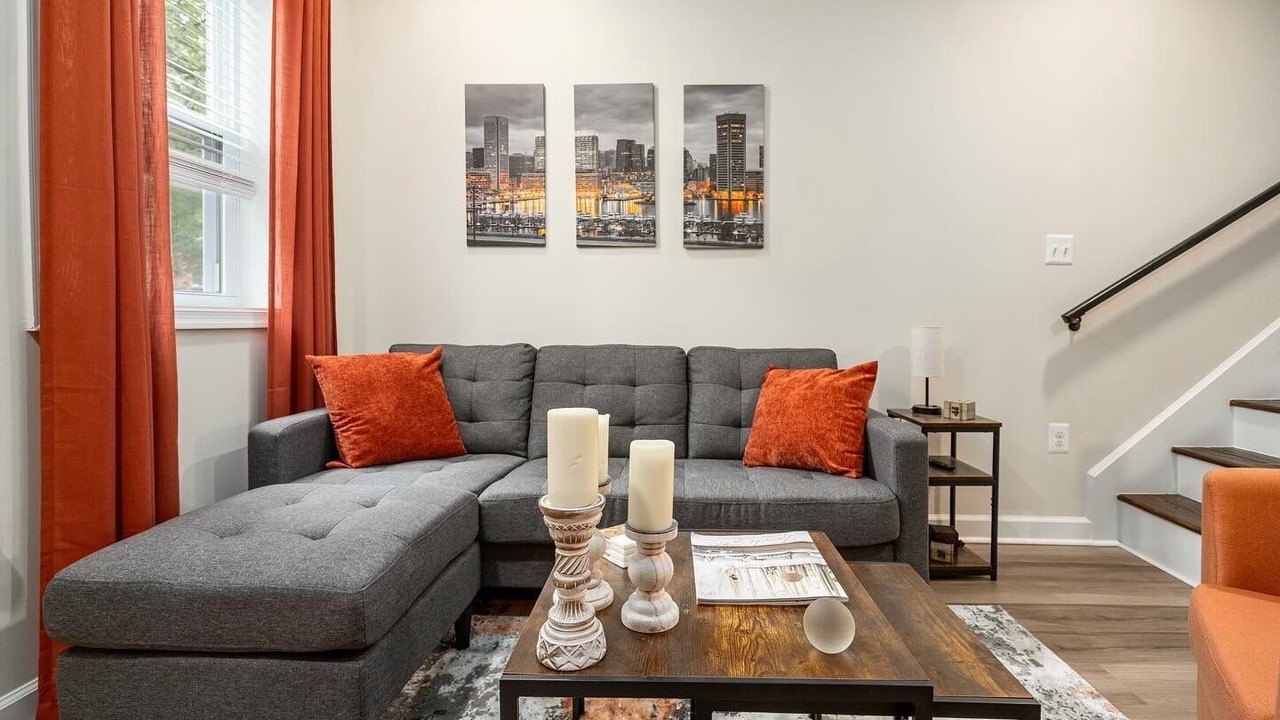 Photo of Livingroom in Upper Fells Point
