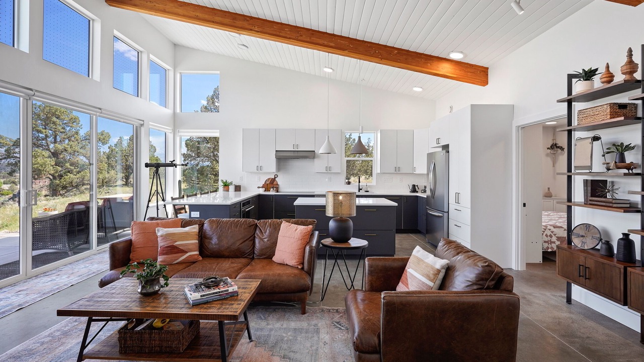 Photo of Livingroom in Terrebonne