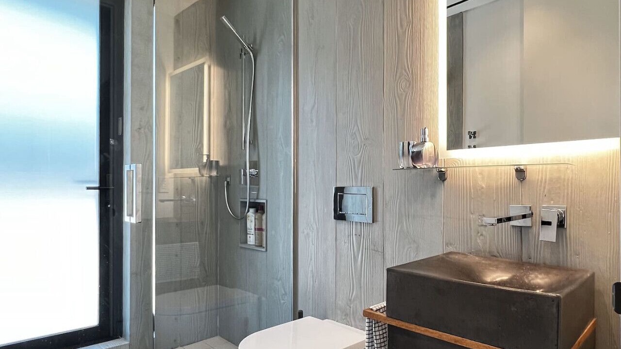 Photo of Bathroom in Los Angeles