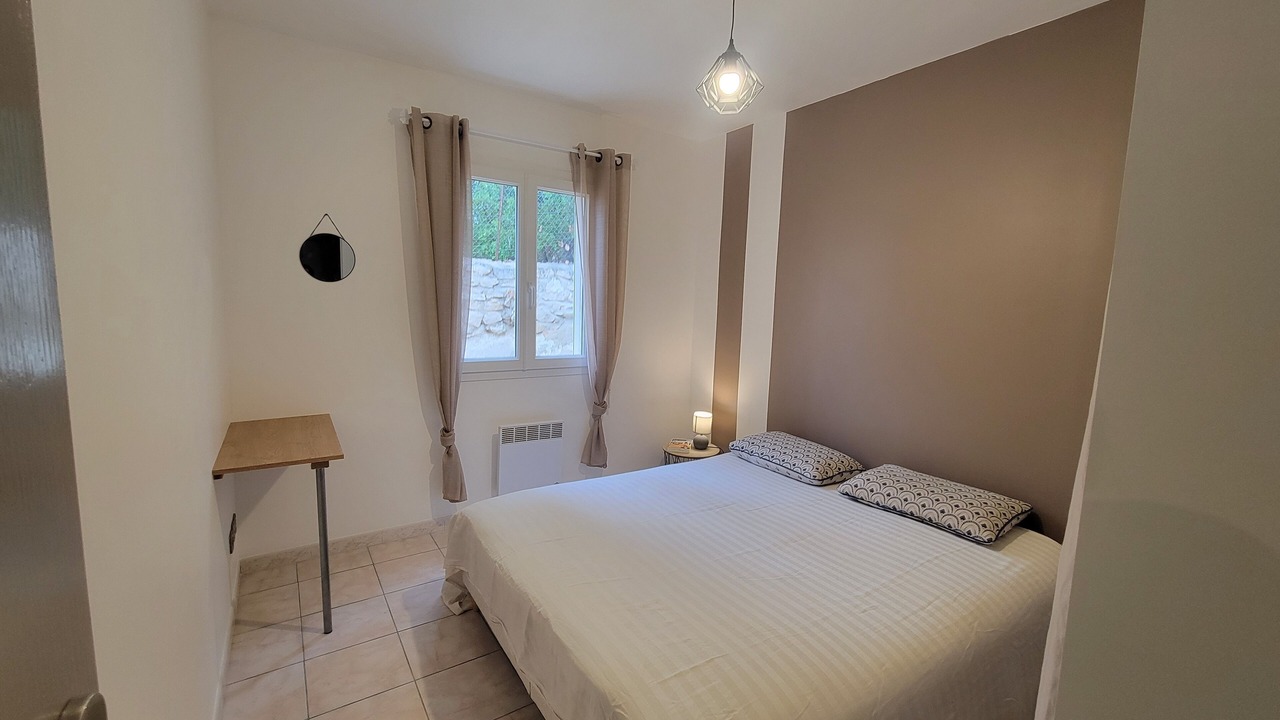 Photo of Bedroom in Saint-Jean-de-Maruejols-et-Avejan
