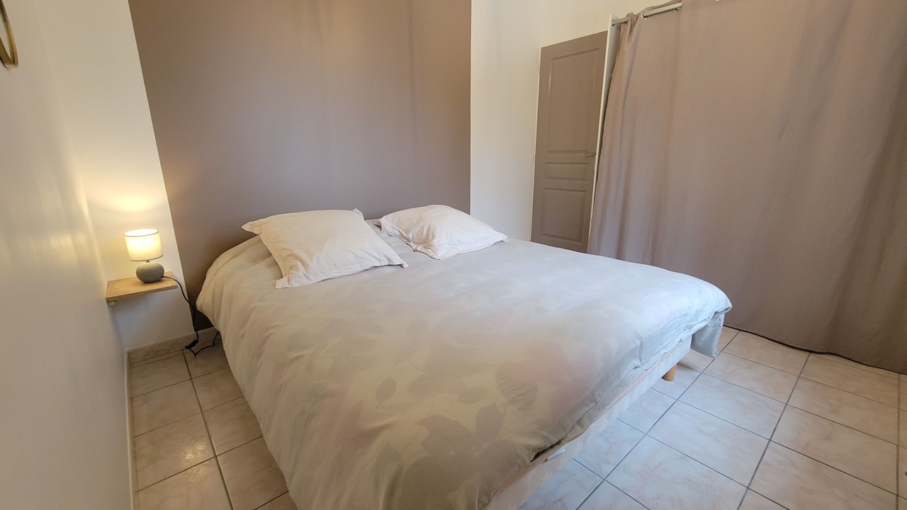 Photo of Bedroom in Saint-Jean-de-Maruejols-et-Avejan