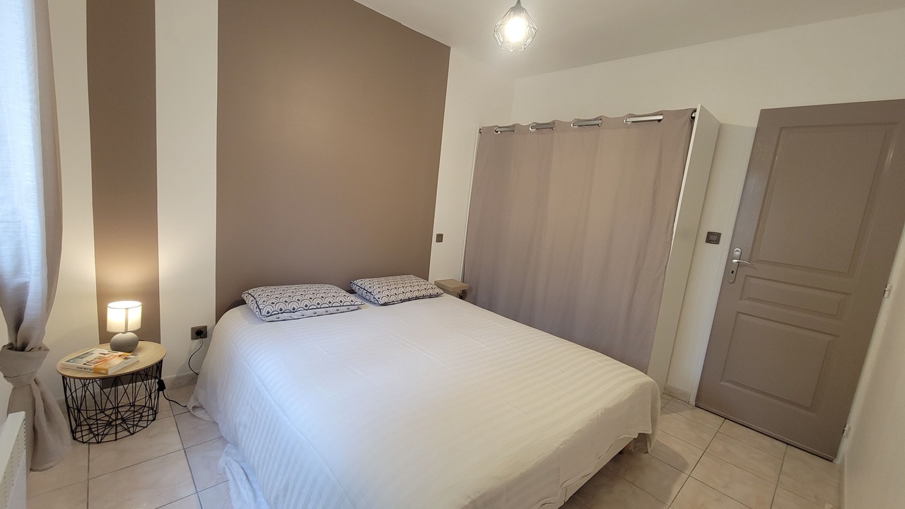 Photo of Bedroom in Saint-Jean-de-Maruejols-et-Avejan