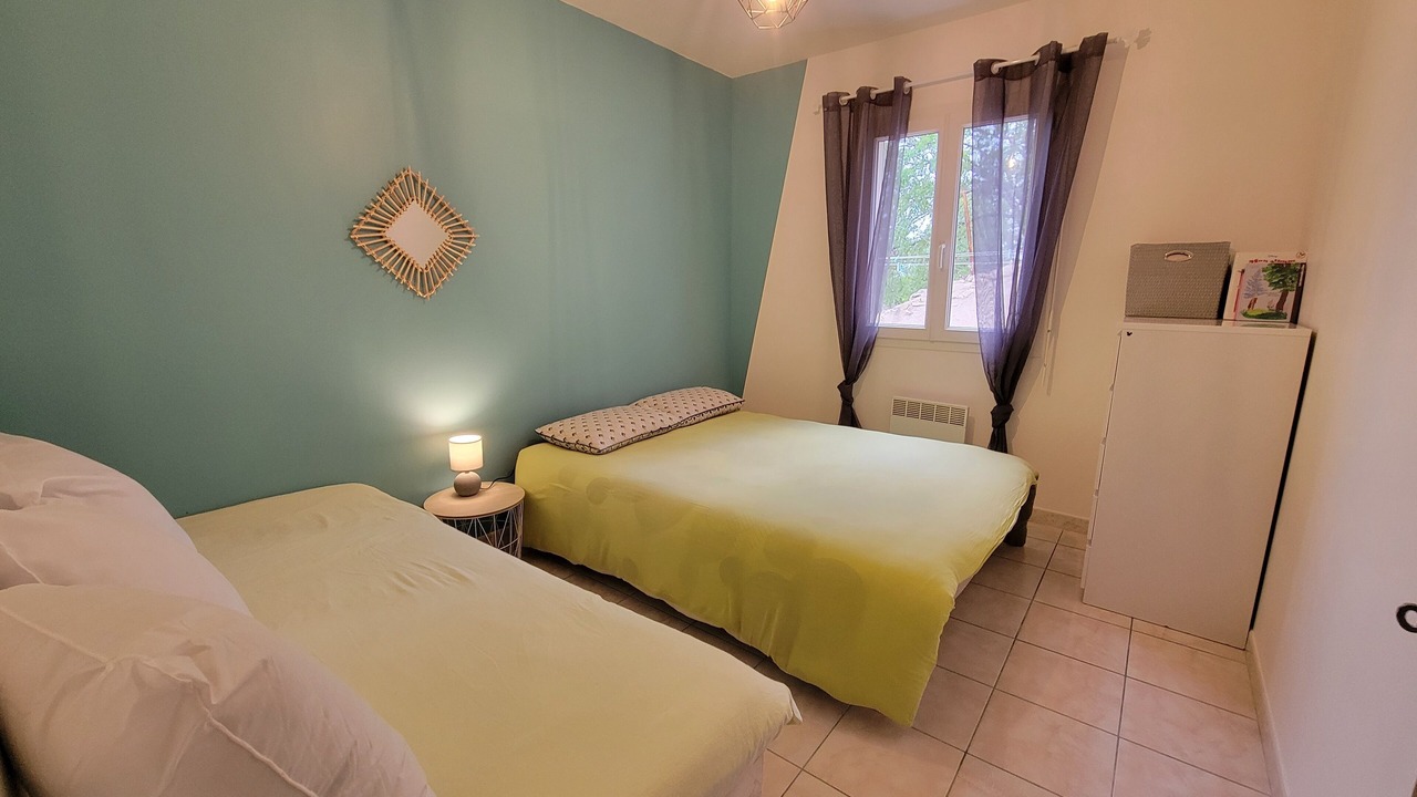 Photo of Bedroom in Saint-Jean-de-Maruejols-et-Avejan