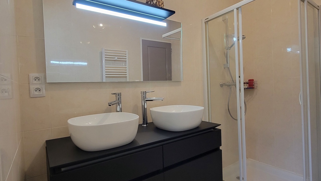 Photo of Bathroom in Saint-Jean-de-Maruejols-et-Avejan