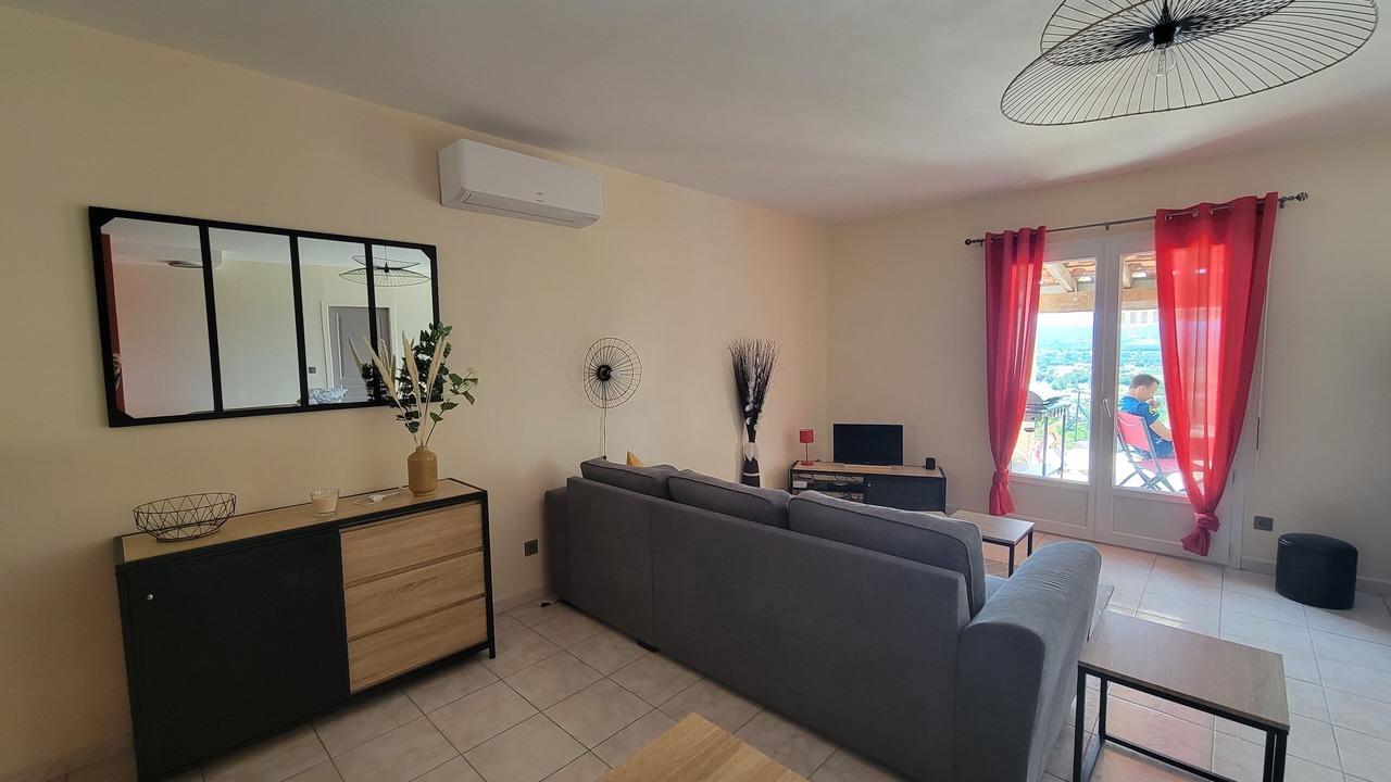 Photo of Livingroom in Saint-Jean-de-Maruejols-et-Avejan
