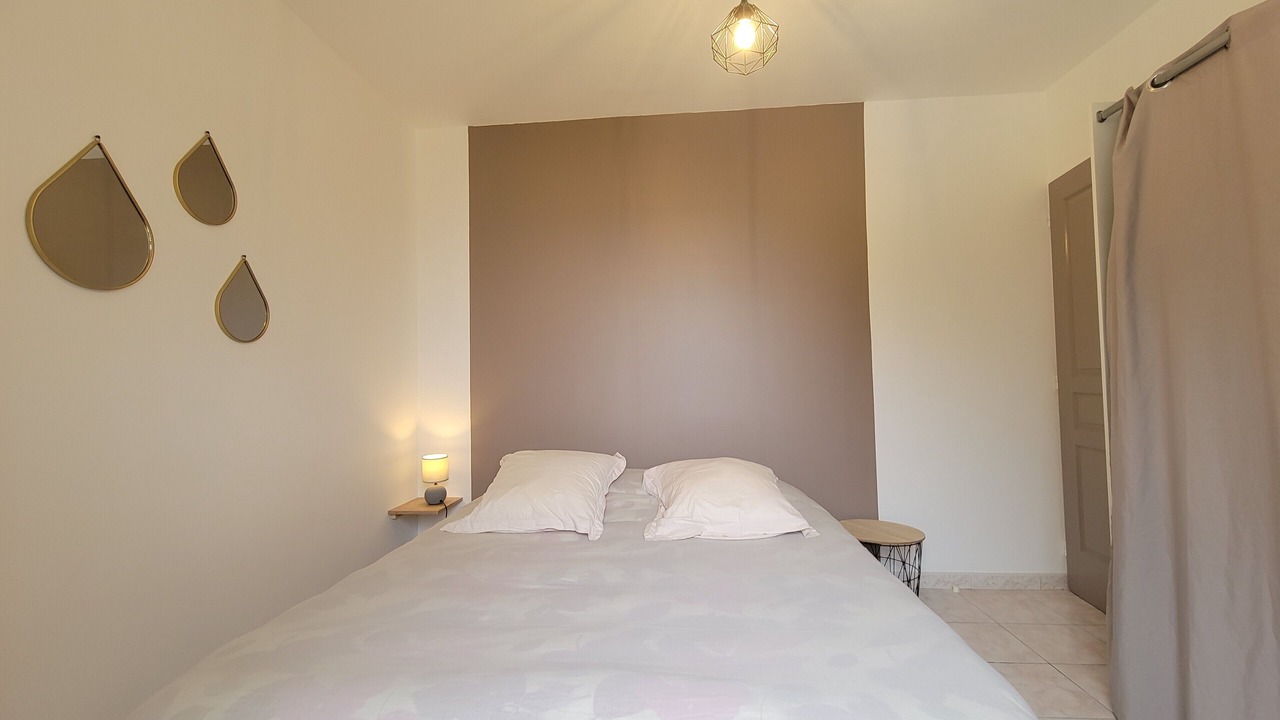 Photo of Bedroom in Saint-Jean-de-Maruejols-et-Avejan