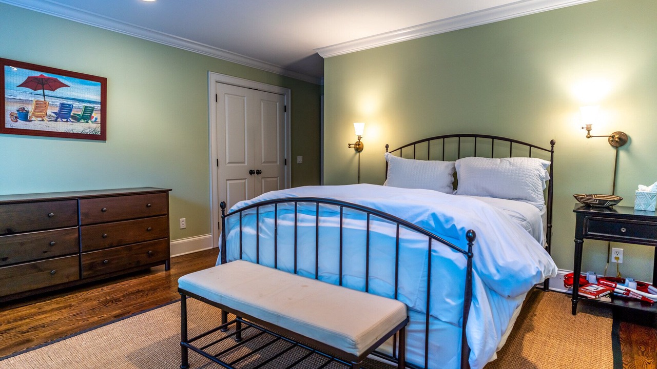 Photo of Bedroom in Wainscott Woods