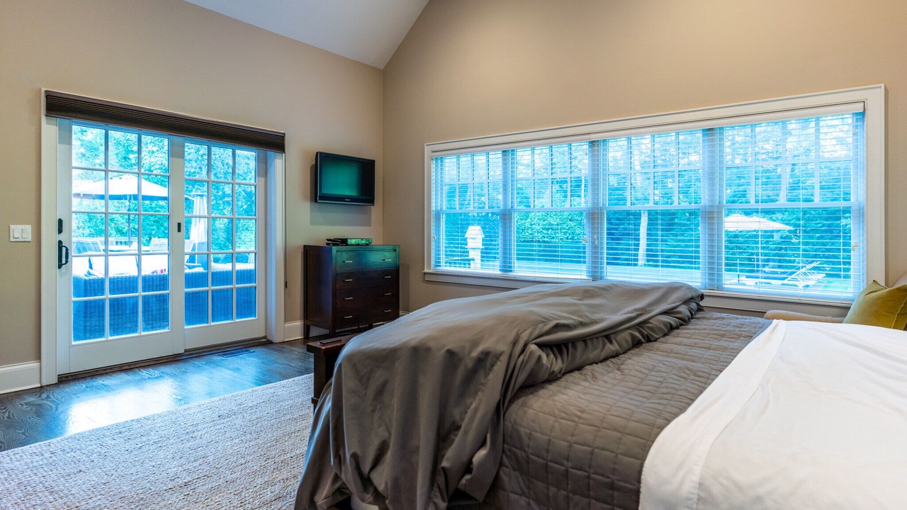 Photo of Bedroom in Wainscott Woods