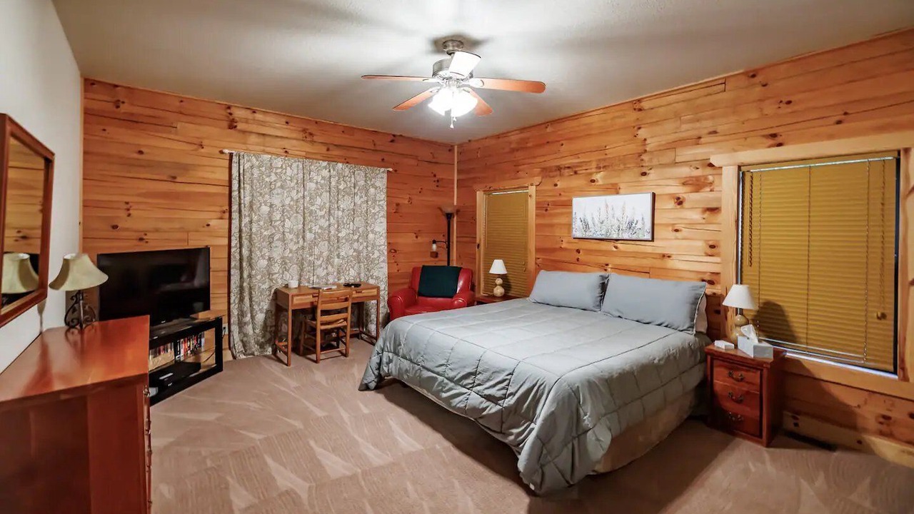 Photo of Bedroom in Winslow