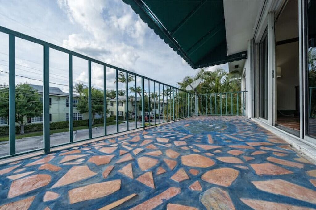 Photo of Patio Balcony in Parrot Cove