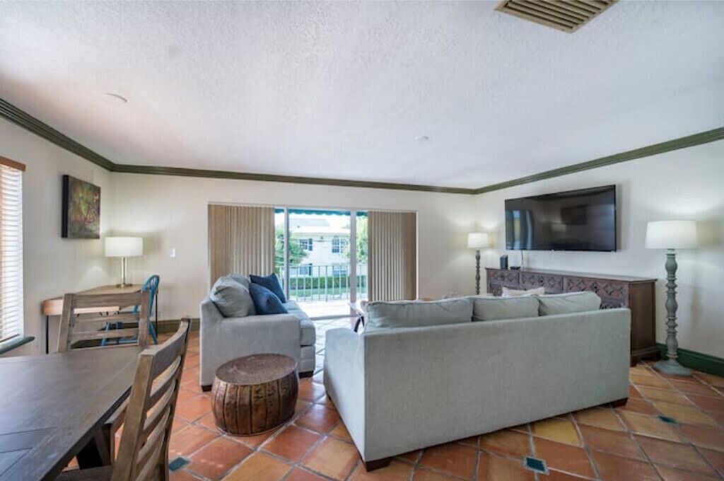 Photo of Livingroom in Parrot Cove