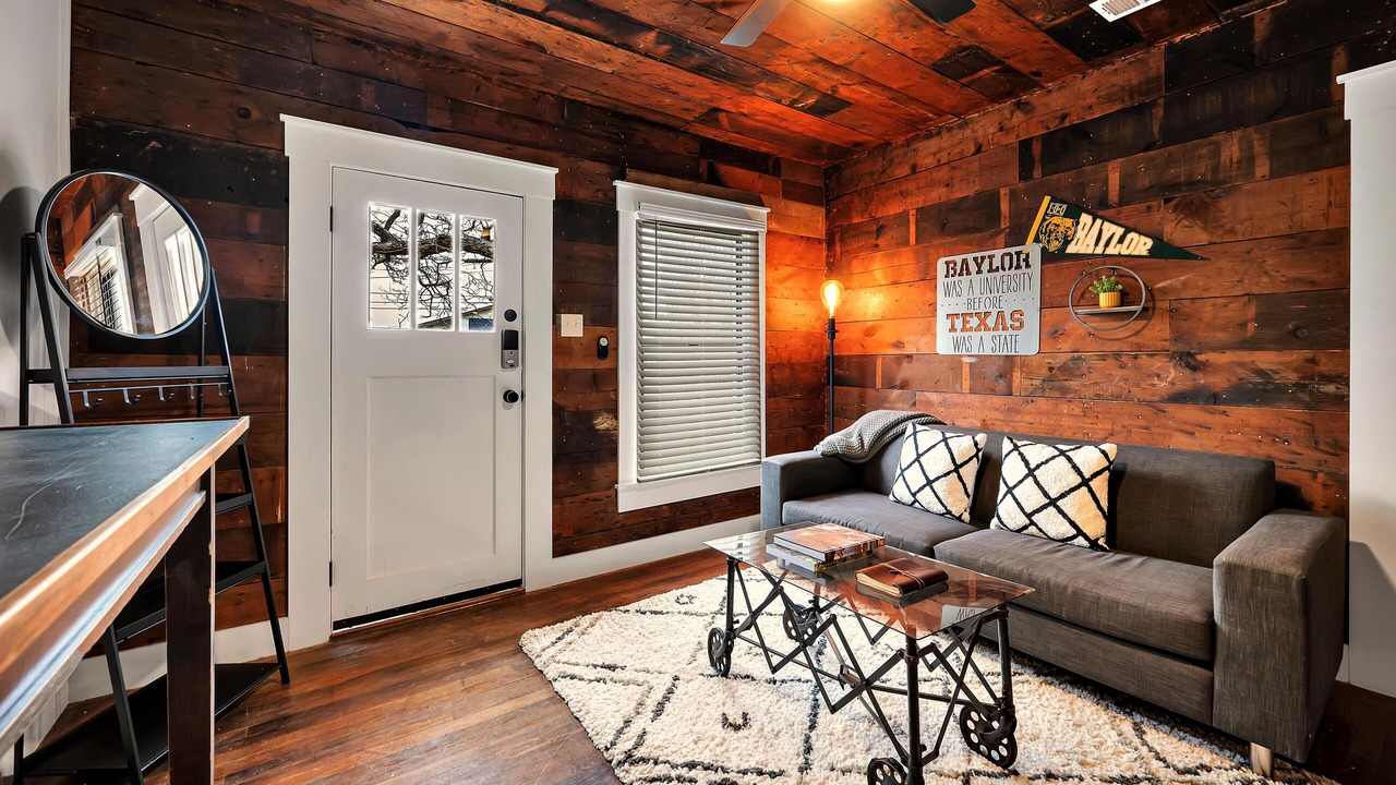 Photo of Livingroom in Waco