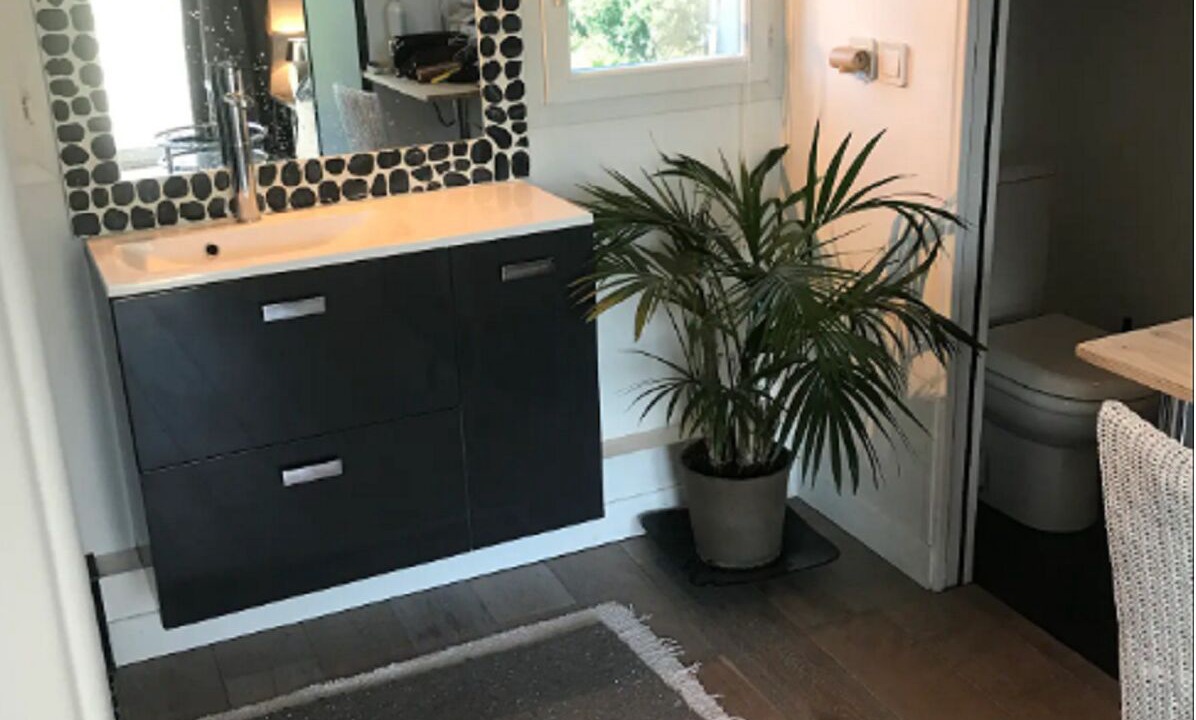 Photo of Bathroom in Saint-Cloud