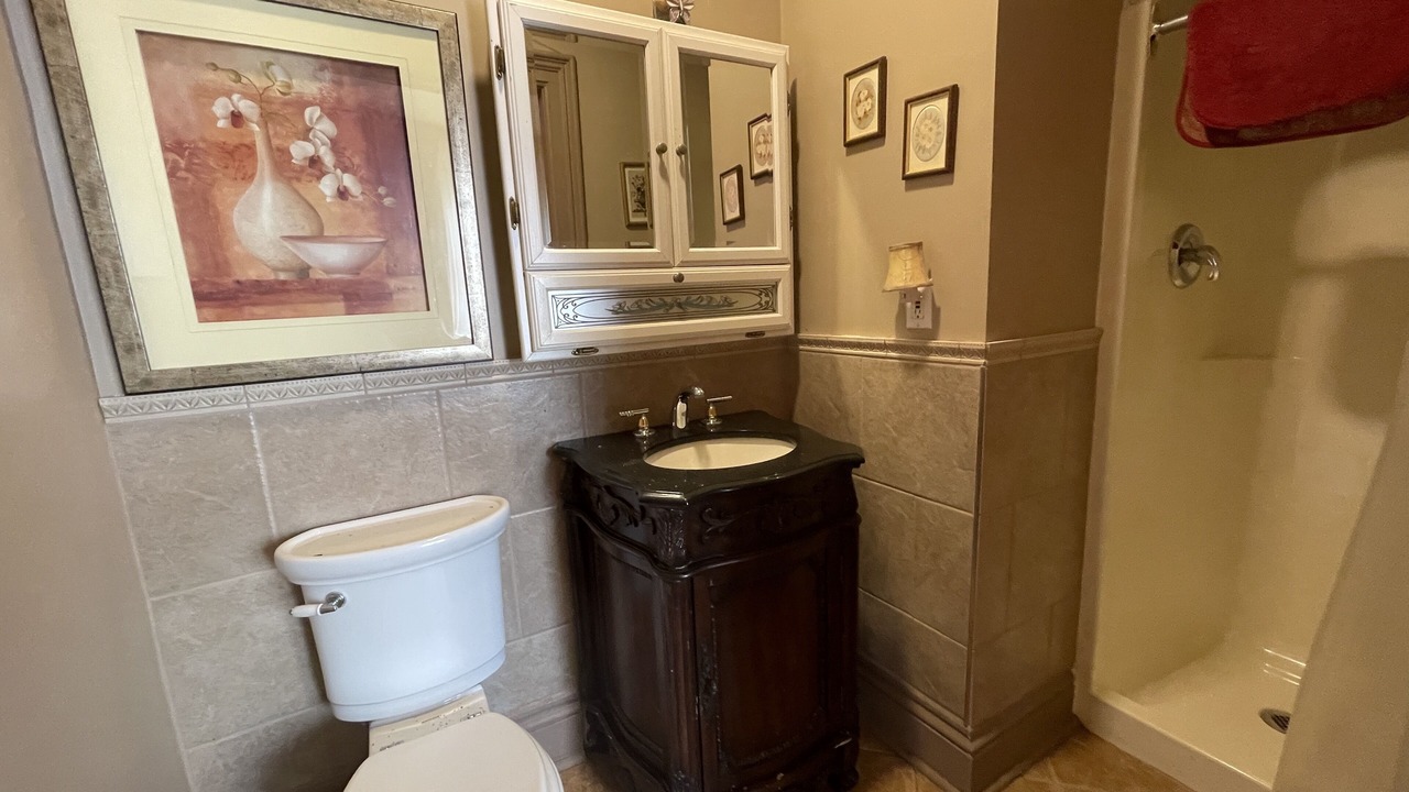 Photo of Bathroom in Niagara Falls