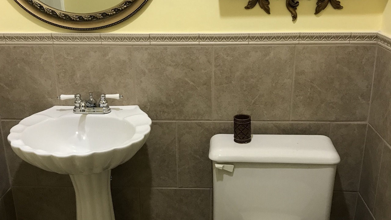 Photo of Bathroom in Niagara Falls