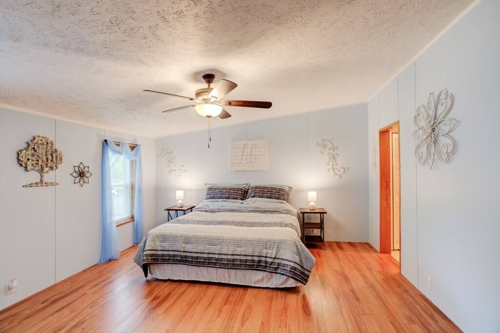 Photo of Others in Gentryville