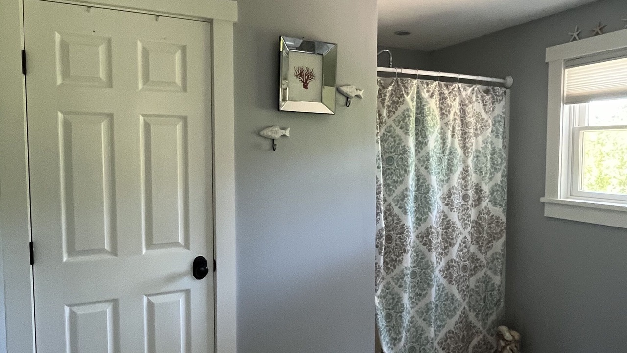 Photo of Bathroom in Surfside