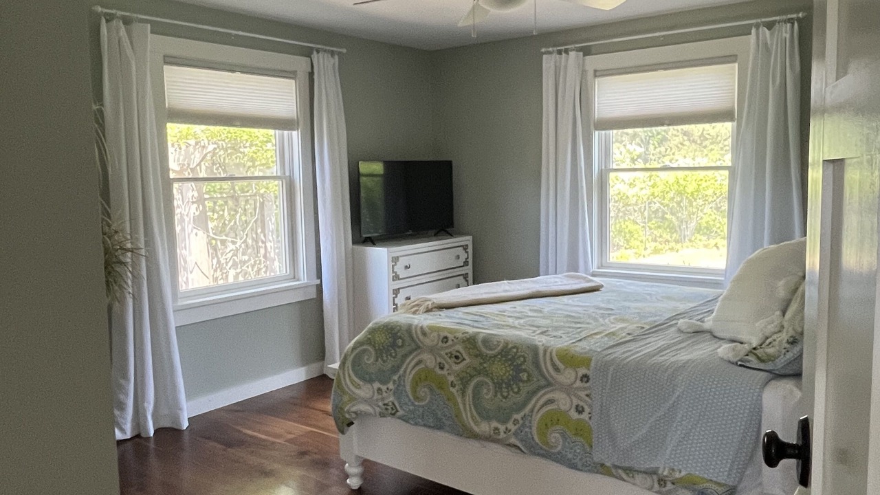 Photo of Bedroom in Surfside
