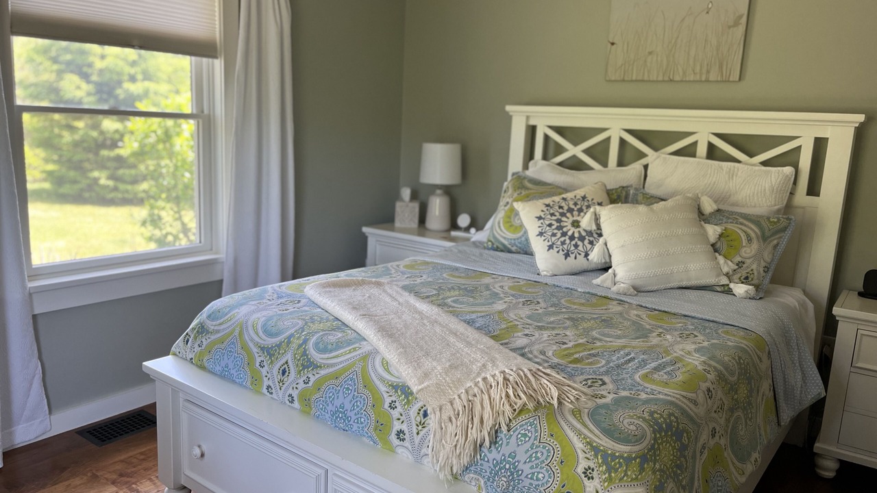 Photo of Bedroom in Surfside