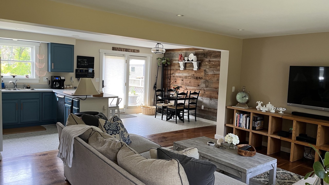 Photo of Livingroom in Surfside