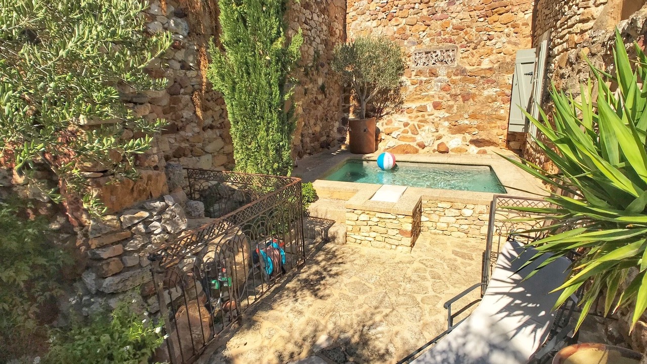 Photo of Outdoor in La Capelle-et-Masmolene
