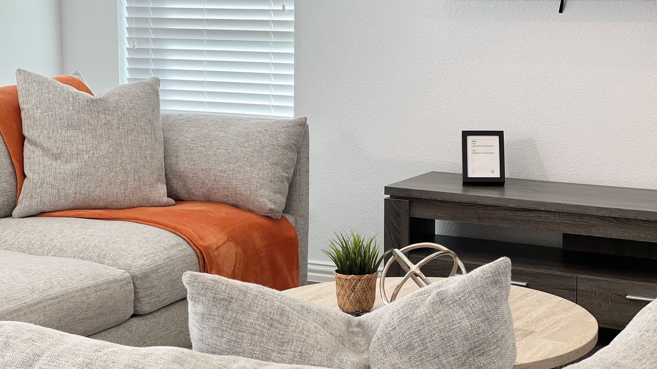Photo of Livingroom in Weston