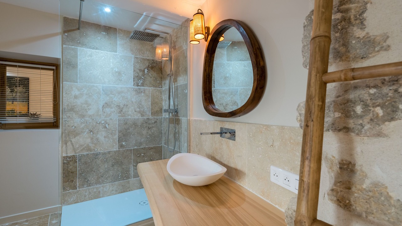 Photo of Bathroom in Lagnes
