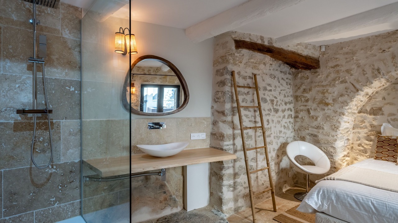 Photo of Bathroom in Lagnes