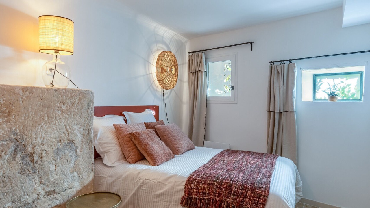 Photo of Bedroom in Lagnes