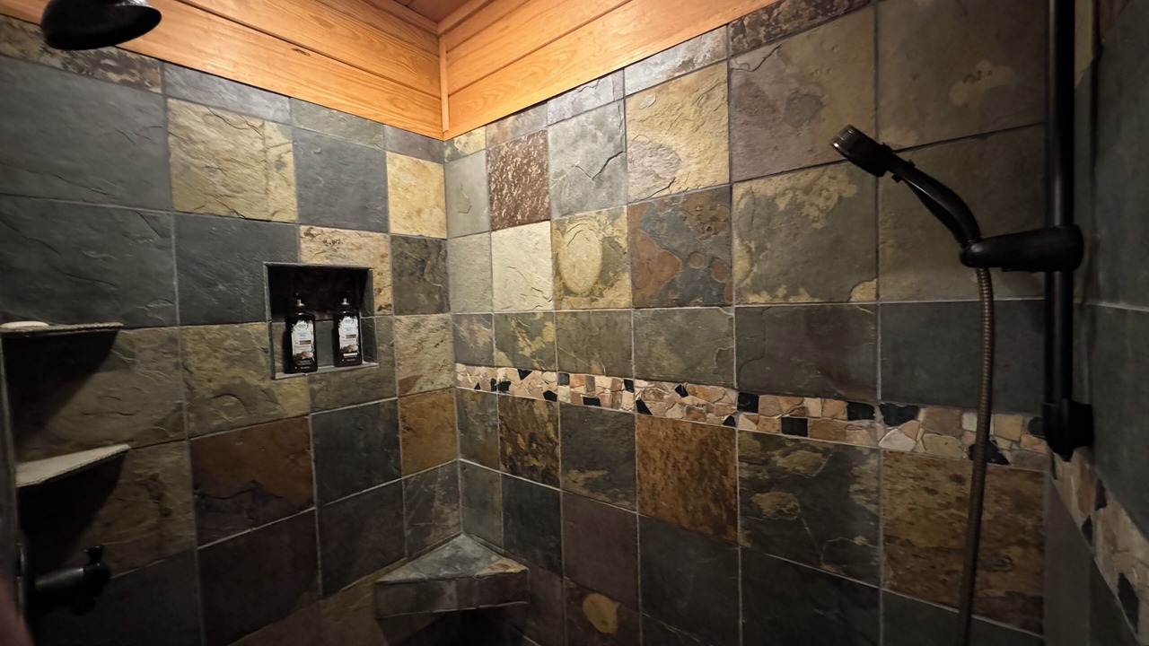 Photo of Bathroom in Jasper