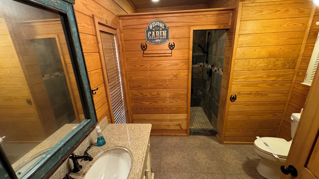 Photo of Bathroom in Jasper
