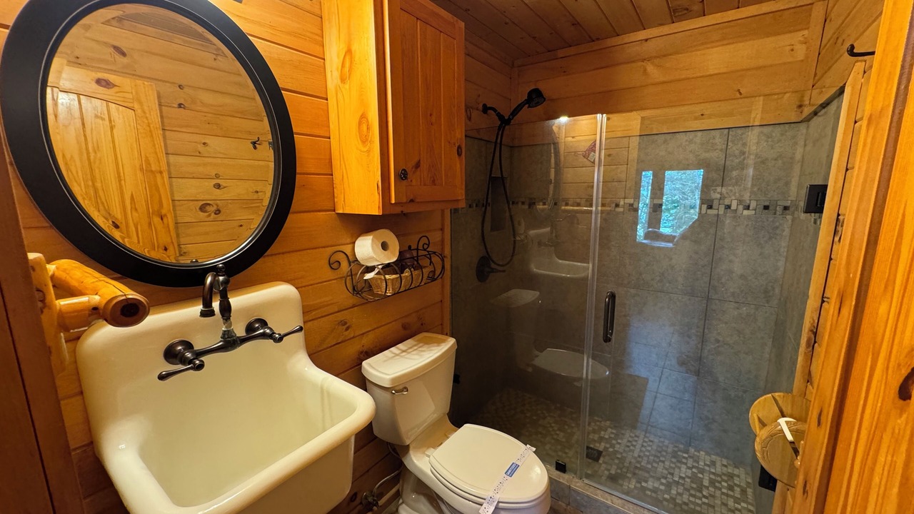 Photo of Bathroom in Jasper