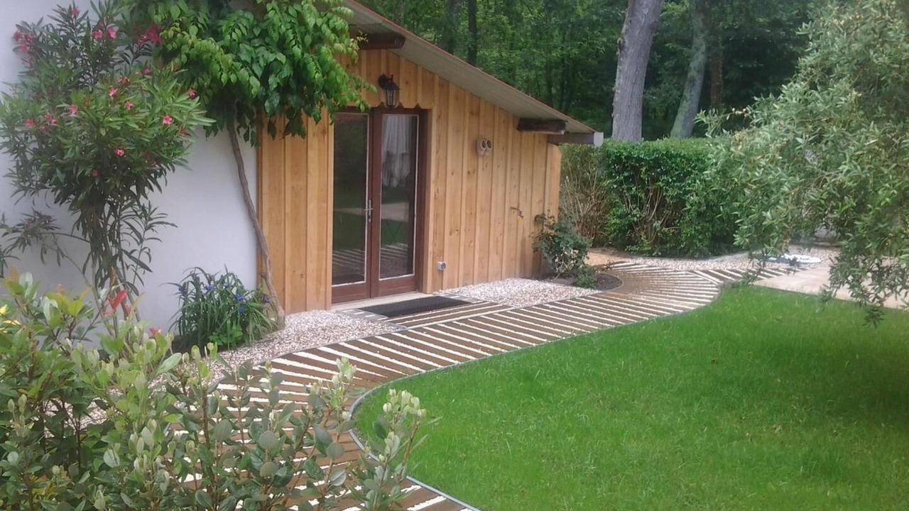 Photo of Outdoor in Lacquy