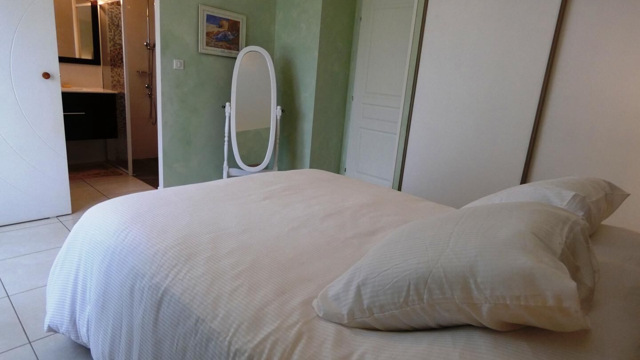 Photo of Bedroom in Lacquy