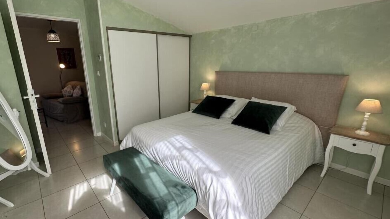 Photo of Bedroom in Lacquy