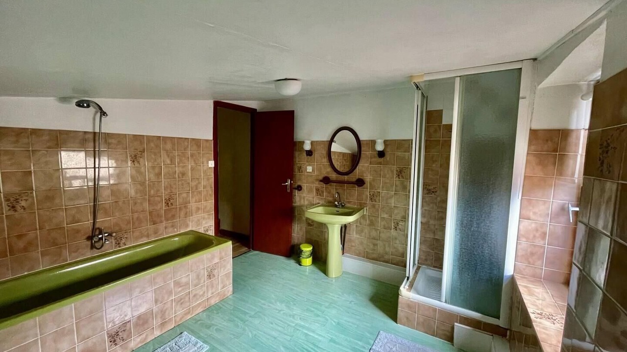 Photo of Bathroom in Monget
