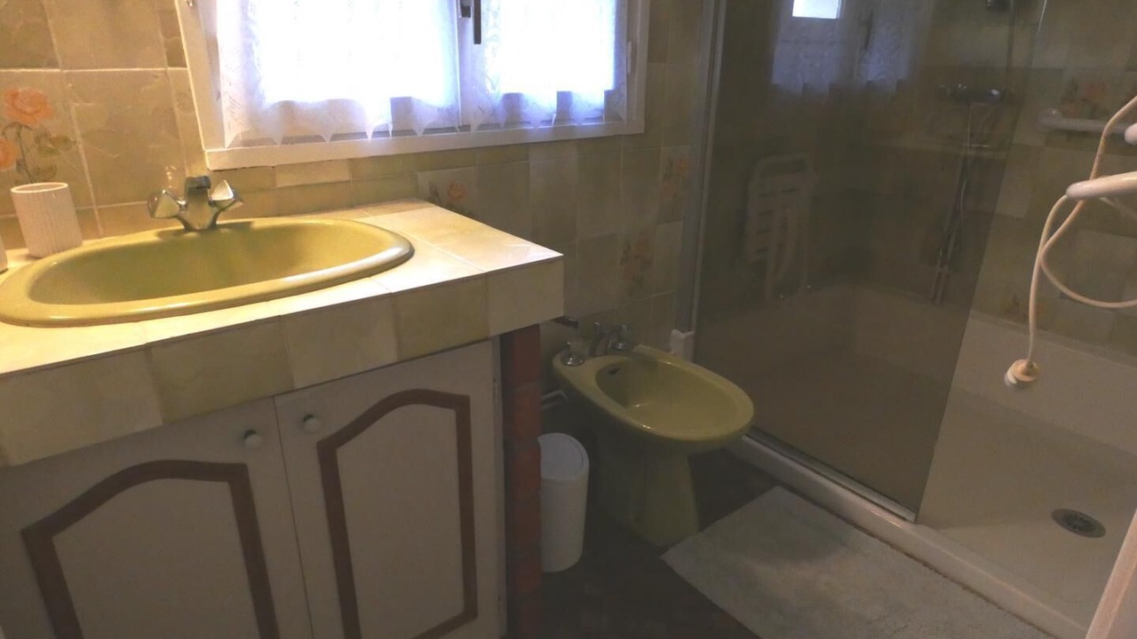 Photo of Bathroom in Bascons