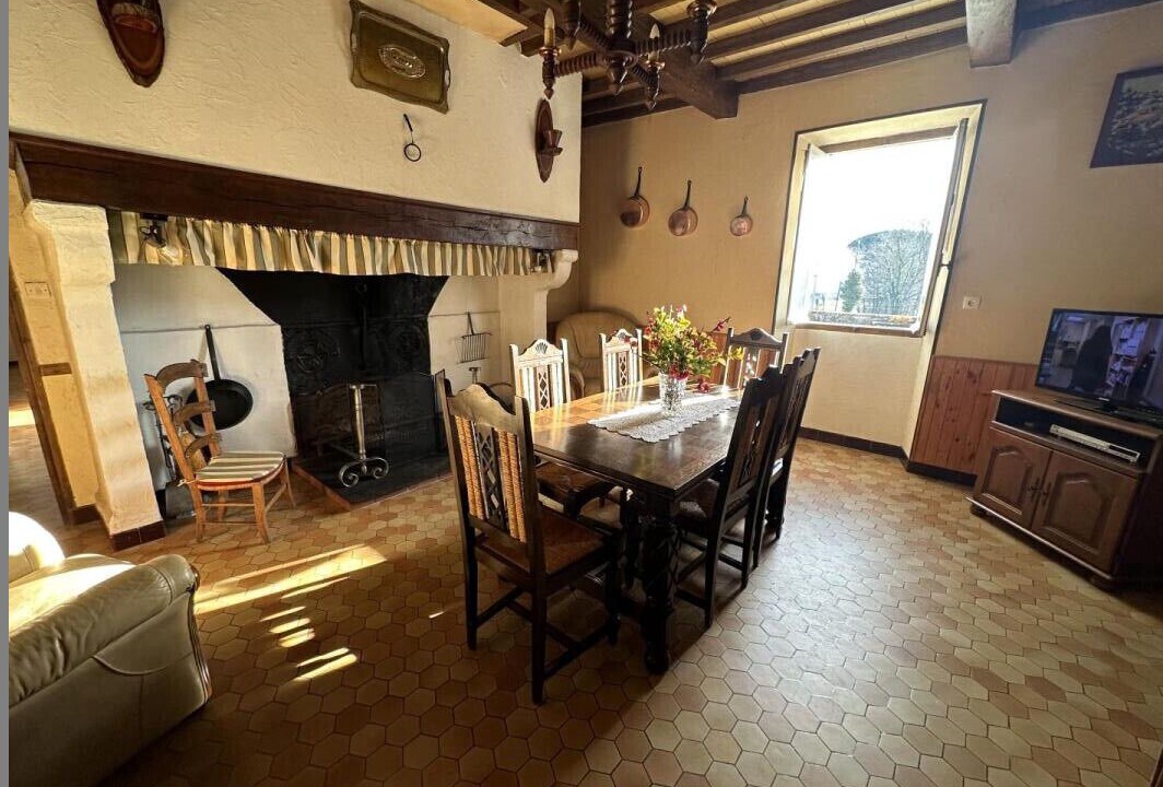 Photo of Others in Monget