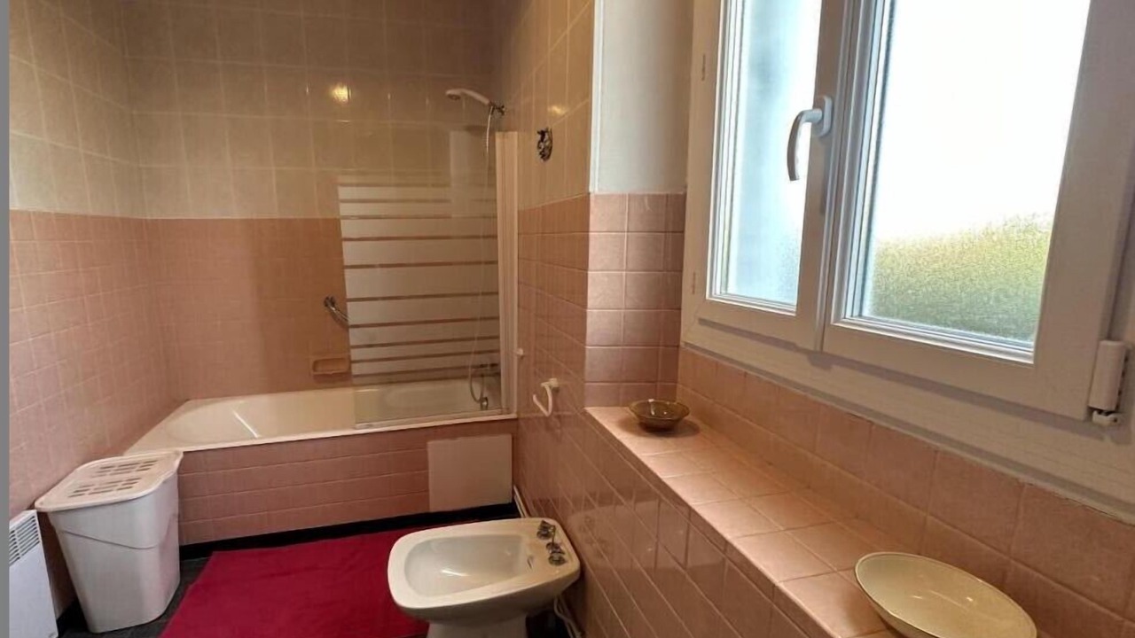 Photo of Bathroom in Monget