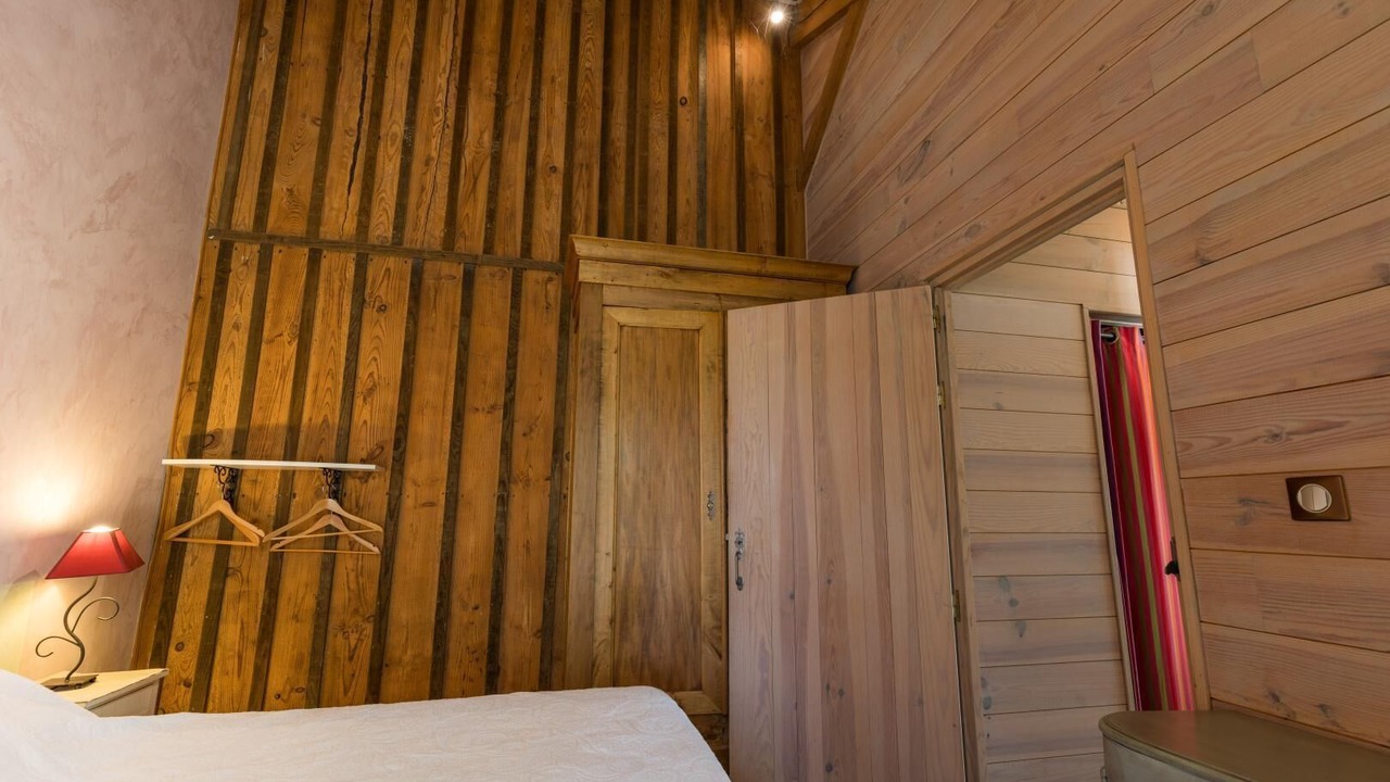 Photo of Bedroom in Vert