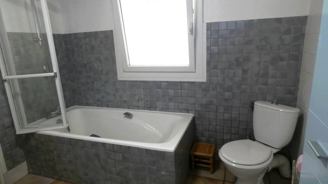 Photo of Bathroom in Lesperon