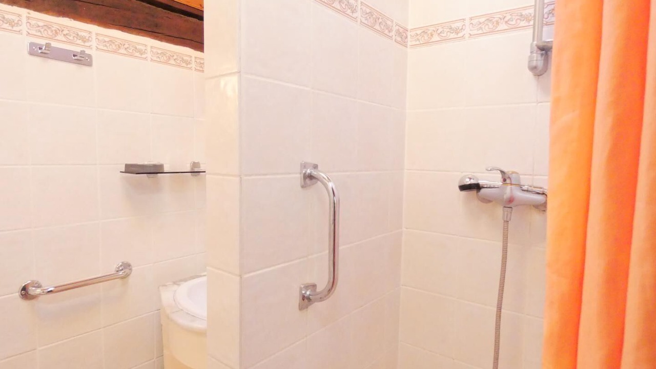 Photo of Bathroom in Herm
