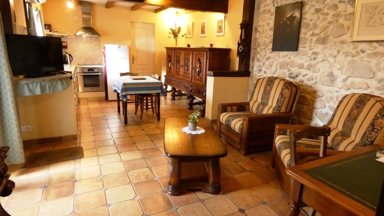 Photo of Others in Oeyreluy