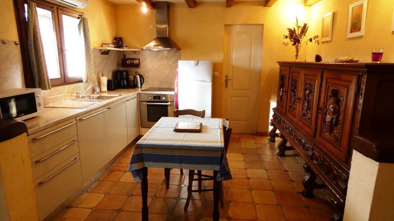 Photo of Kitchen in Oeyreluy