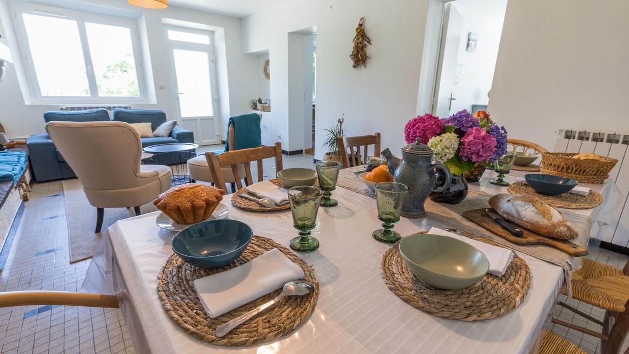 Photo of Others in Eyres-Moncube