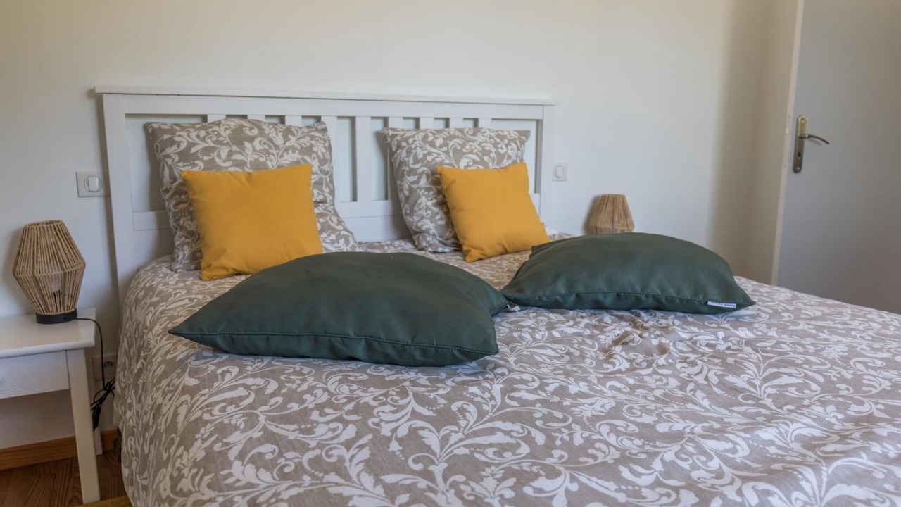 Photo of Bedroom in Eyres-Moncube